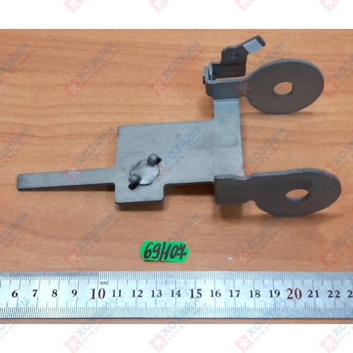Кронштейн натяжения ведомого ролика Makita 151744-6 для 9920/9903 - фото